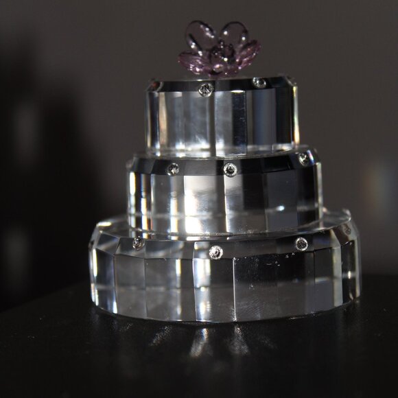 SIMON DESIGNS Crystal 3 Tier Cake Paperweight FLOWER Decoration On Top - Picture 3 of 6